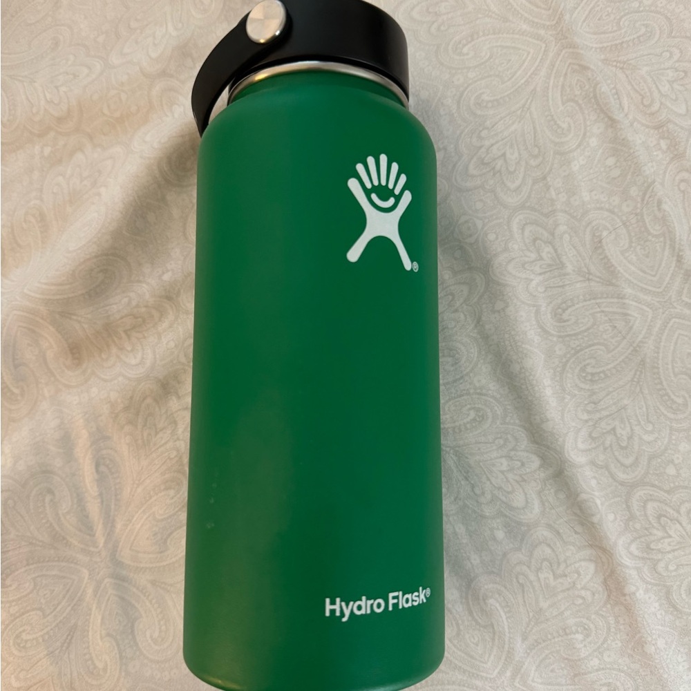 Hydro Flask Emerald Green Bottle